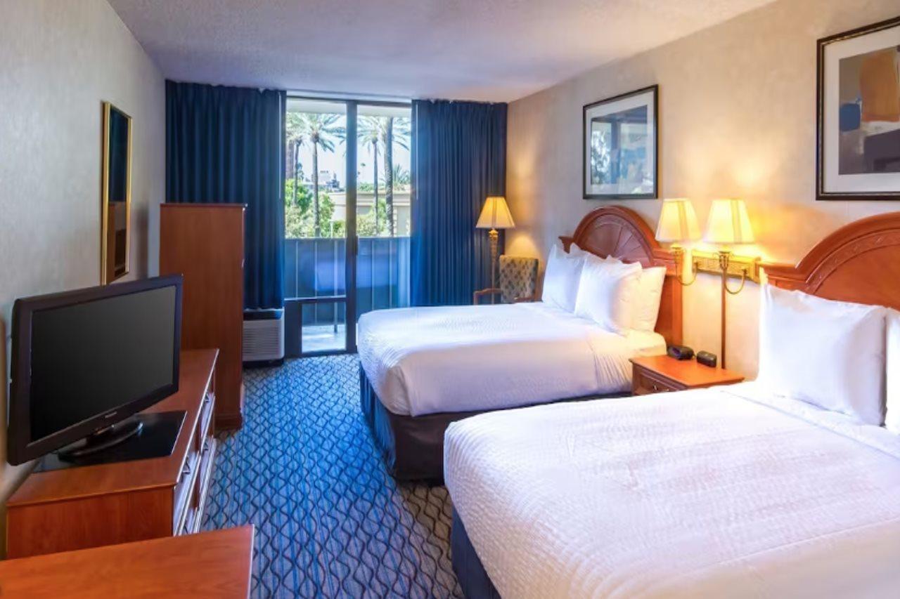 Clarion Hotel Anaheim Resort Ngoại thất bức ảnh